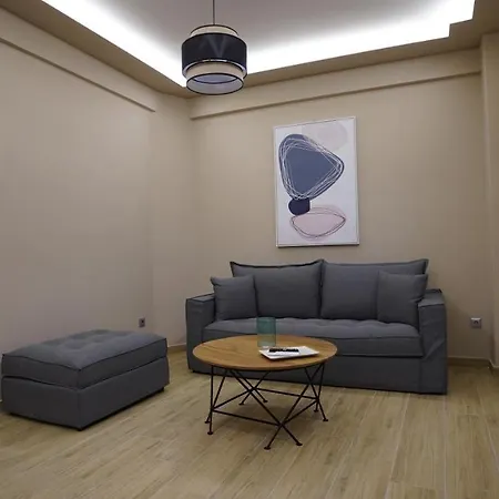 New Ventiri Suite 3, Near Hilton, Athens Central, Fully Equipped-2