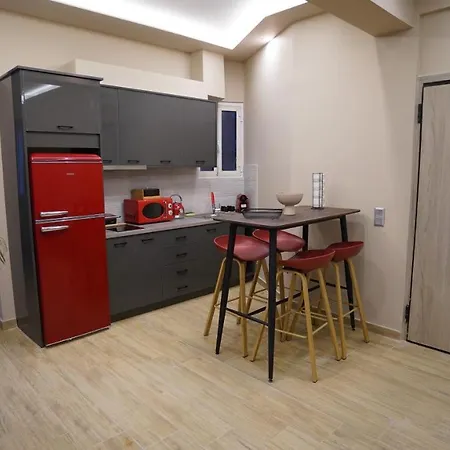 New Ventiri Suite 3, Near Hilton, Athens Central, Fully Equipped-3